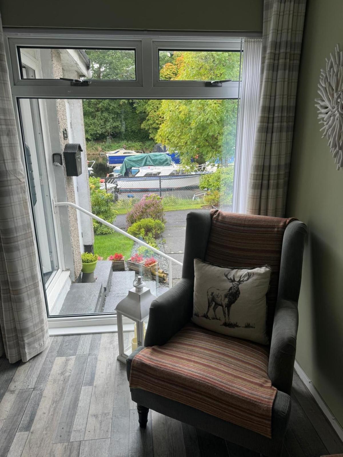 Loch Lomond Riverside Apartments B Balloch Esterno foto